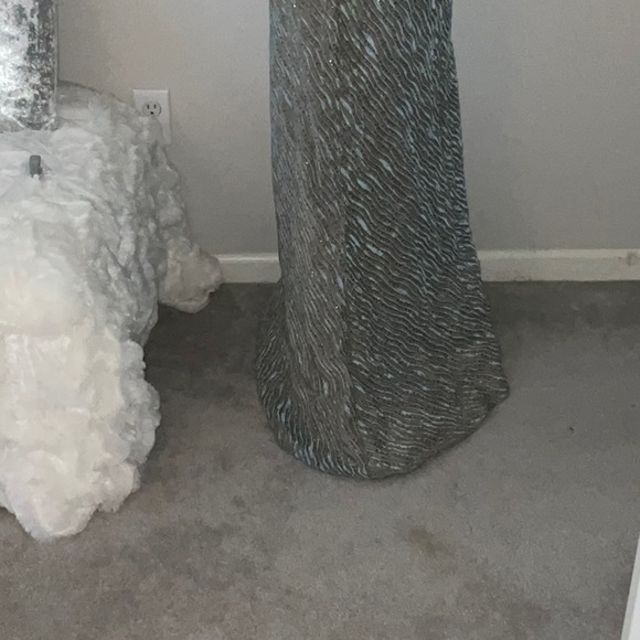 Carmen Mac Valvo designer full length evening/prom  gown - Picture 7 of 7